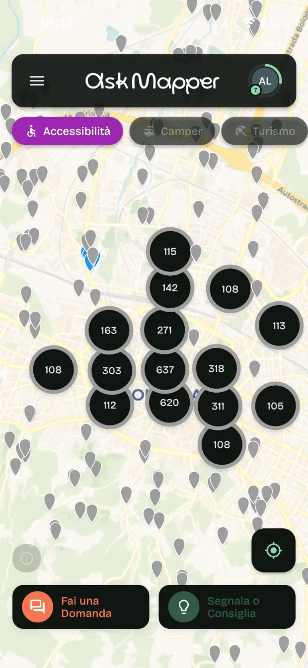 Schermata dell'app AskMapper: la mappa con il filtro Accessibilità attivo e i luoghi già segnalati nella zona